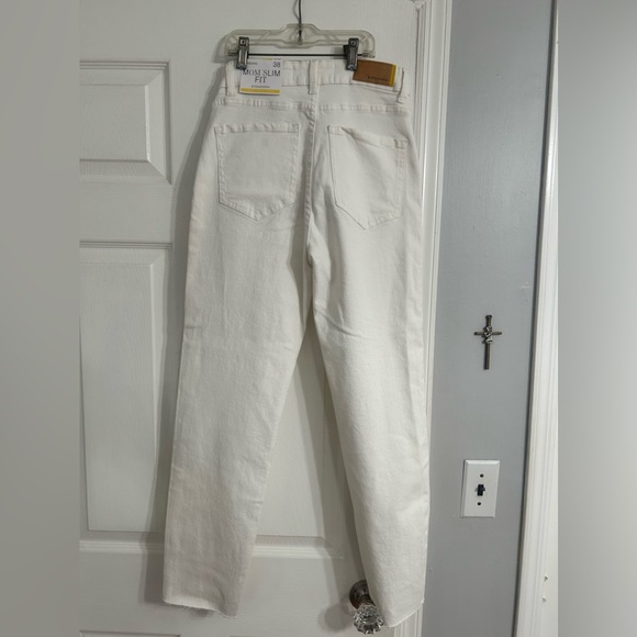 STRADIVARIUS MOM SLIM FIT WHITE JEANS - Picture 5 of 12